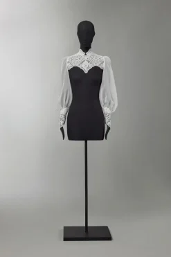 Bolero con ricami
