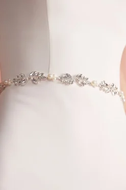 Cintura con ricamo in perle e strass