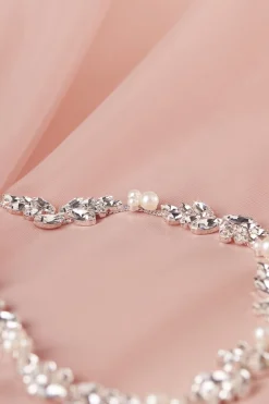 Cintura con ricamo in perle e strass