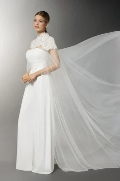 Mantella con ali in tulle
