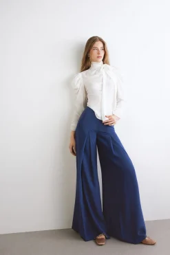 Pantaloni ampi con pences