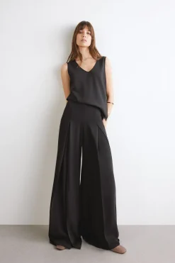 Pantaloni ampi con pences