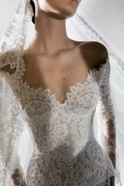 Velo in Tulle con ricami